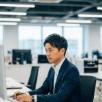Nhóm làm việc thành công không thể thiếu yếu tố nào?